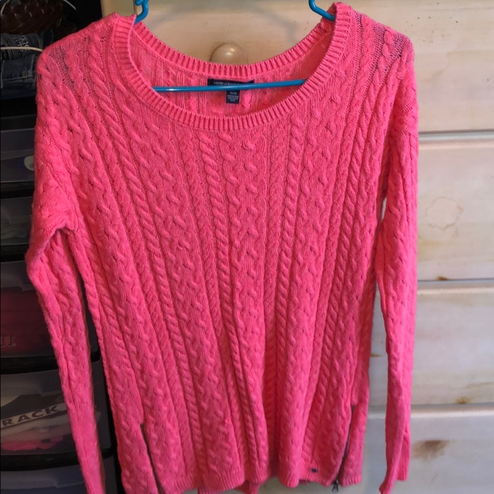 Women’s pink sweater